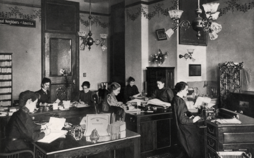 Women working in the Royal Neighbors office in 1899